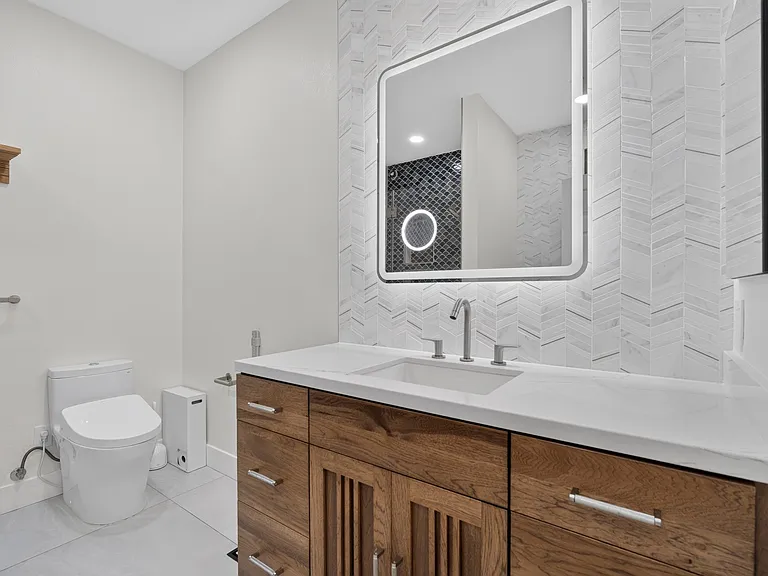 208 Goodwin Dr — Photo 38