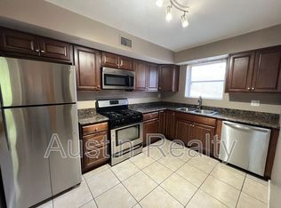 1104 Ralph Ter, Saint Louis, MO 63117