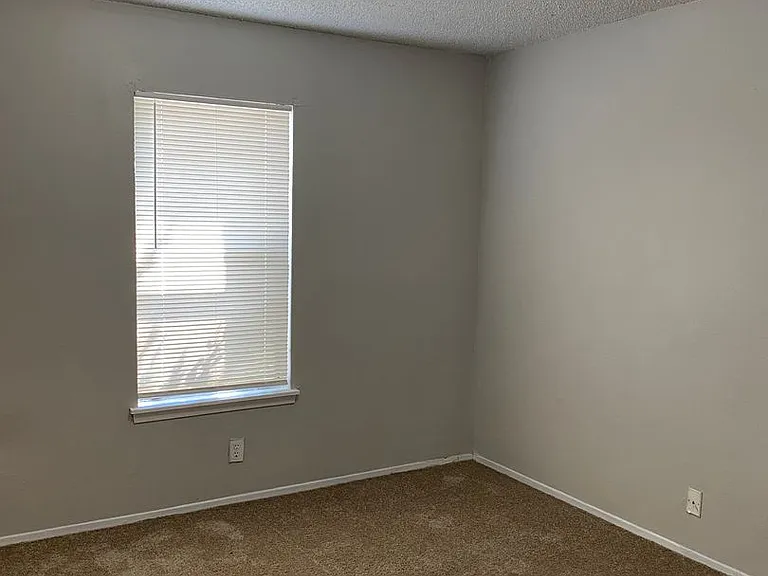 SOUTH PARK APARTMENTS — Photo 10