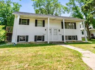 112 W Cascade Ave, River Falls, WI 54022