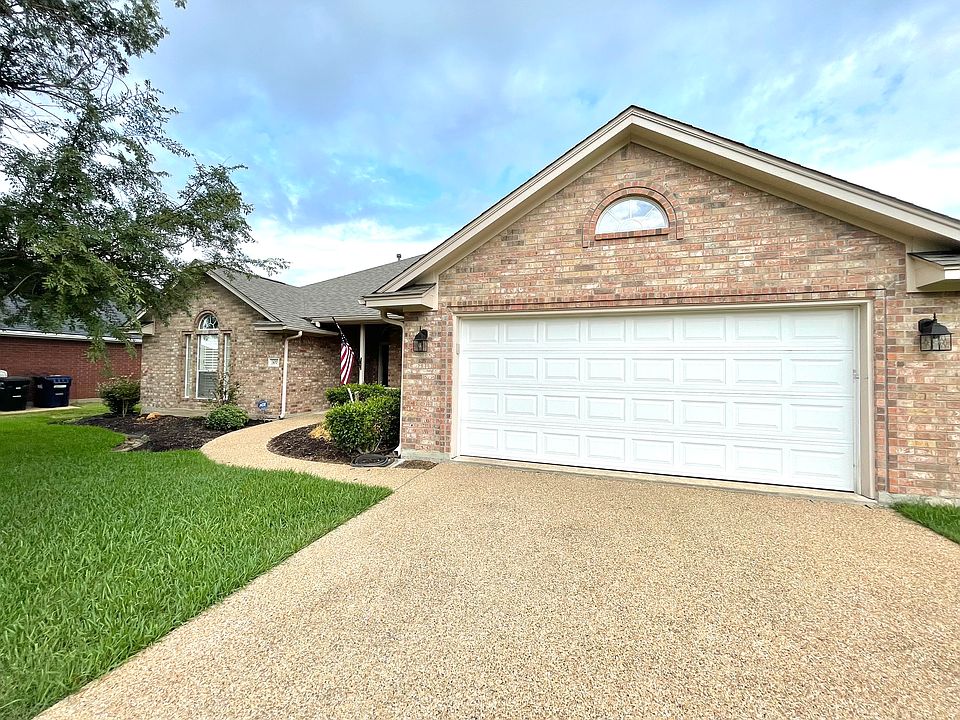 1st image of 307 Regensburg Ln