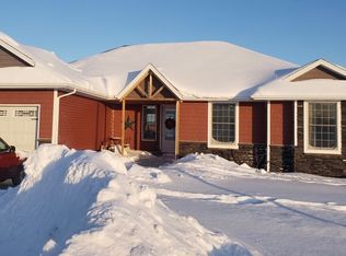 813 12th St SE, Waseca, MN 56093