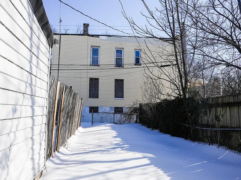 Braddish Ave — Photo 20