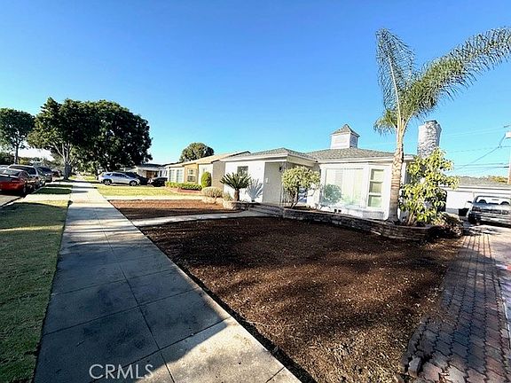 2nd image of 2720 San Francisco Ave