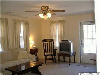 2nd image of 215 Carteret Ave