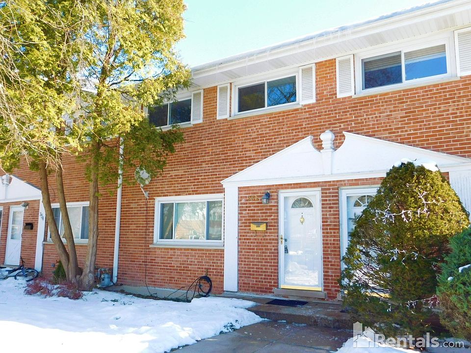 1st image of 352 Skokie Ct