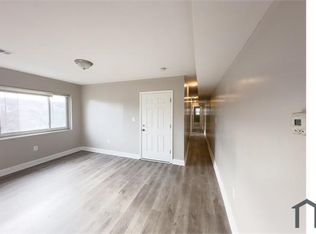 4252 6th St SE #2, Washington, DC 20032