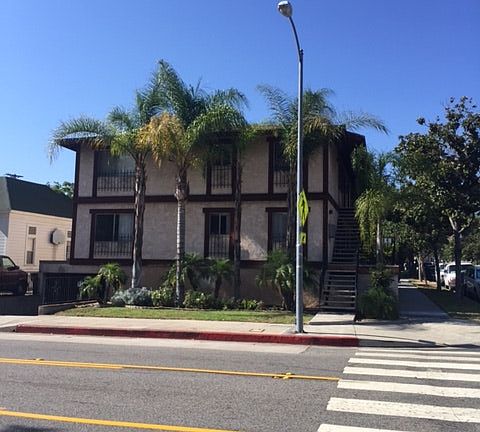 4th image of 823 E Wilson Ave APT D