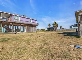 1048 N Crystal Beach Rd, Pt Bolivar, TX 77650