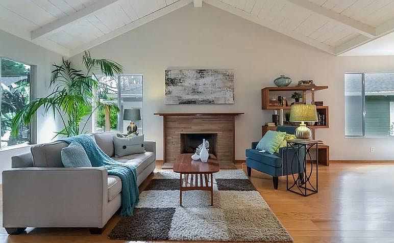 1st image of 4067 Harding Way