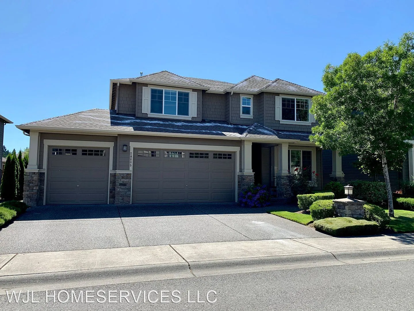20835 SE 18th Pl photo 1