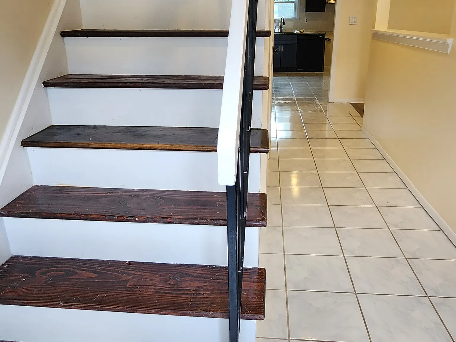 3 bed, 2.5 bath, 1694 sqft, $3,100 — Photo 3