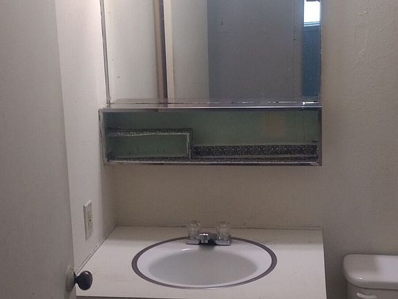 2nd image of 801 Splane Dr APT C