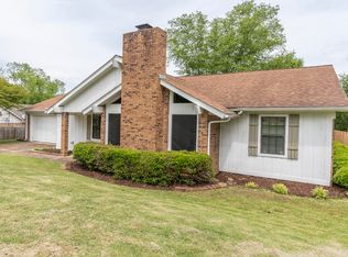 110 Oakridge St, Starkville, MS 39759
