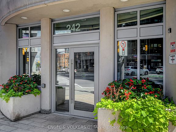 3rd image of 242 Rideau St #1305