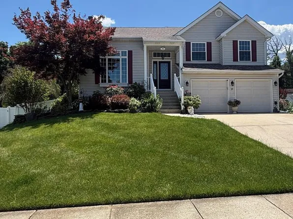 45 Deerfield Cir, Sewell, NJ 08080