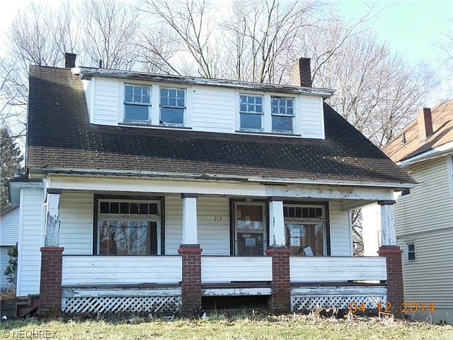 1st image of 215 E Lucius Ave