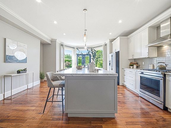 5th image of 324 Tappan St #2