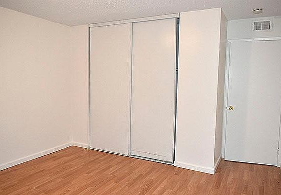 4th image of 111 Yorkshire Ct APT B