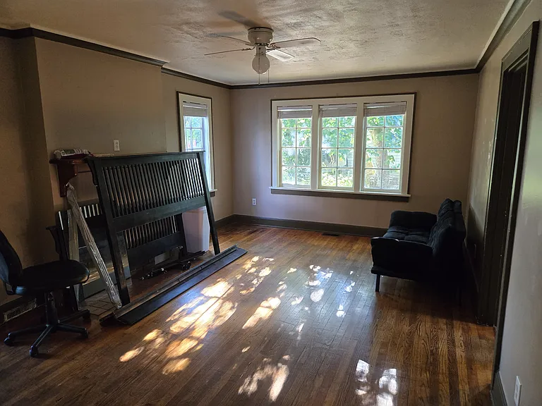SE Lilly Ave — Photo 4