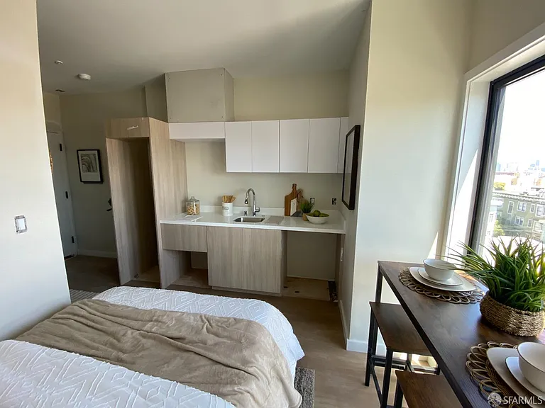 811 Valencia St #203 — Photo 4