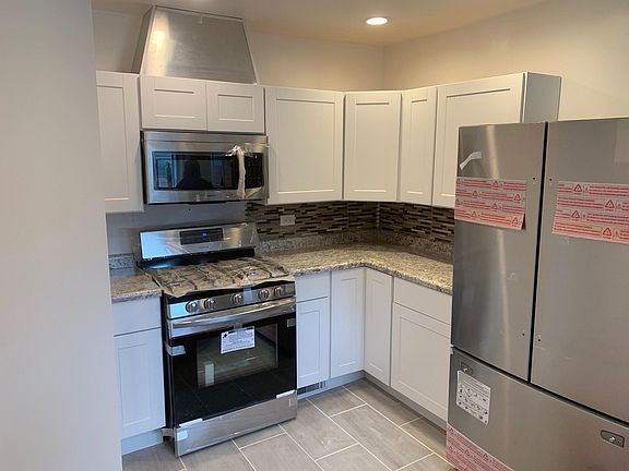 2nd image of 407 S Highland Ave