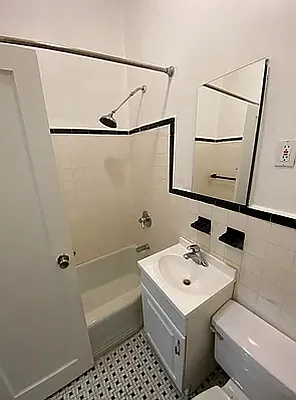 Rented by City Connections Realty | media 20