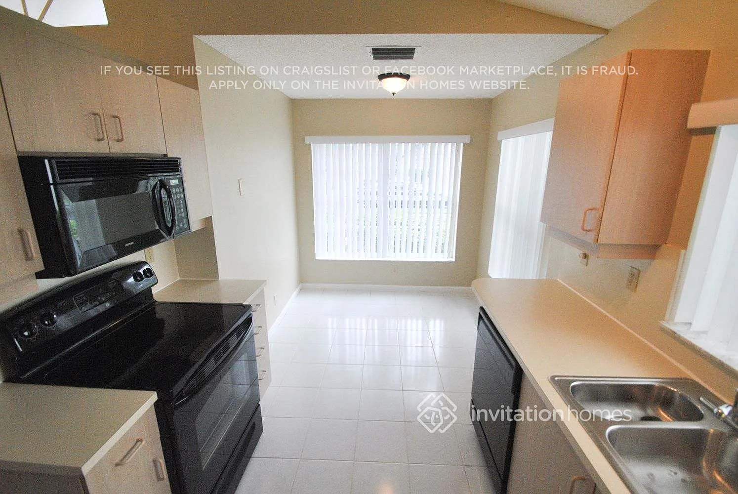 670 W Clearbrook Cir Delray Beach, FL 33445 — Photo 4
