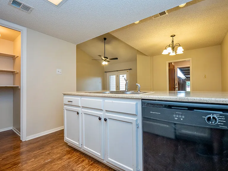 4535 Bermuda Dr — Photo 10