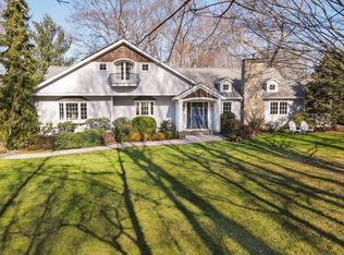 24 Cavray Rd, Norwalk, CT 06855