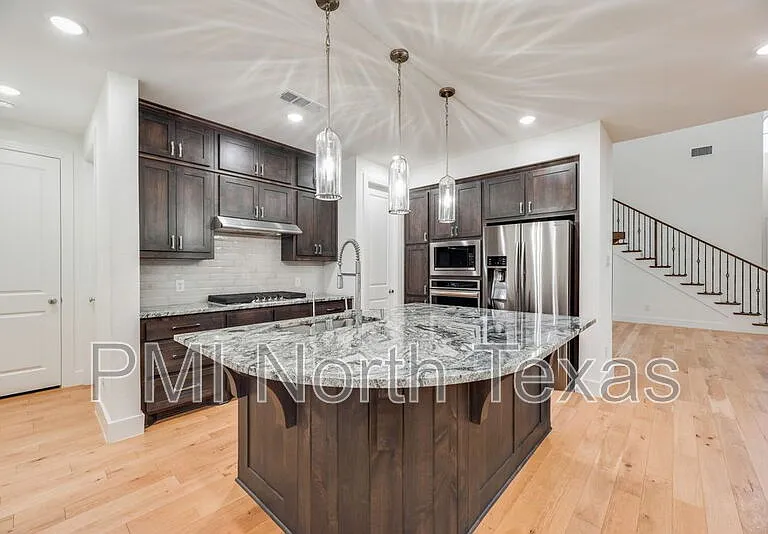 3926 Stars St — Photo 7