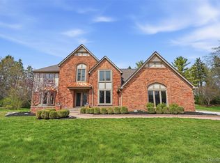 1906 Independence Ct, Rochester Hills, MI 48306