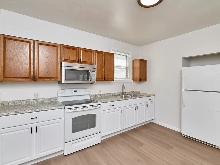 4673 Dewey Ave — Photo 6