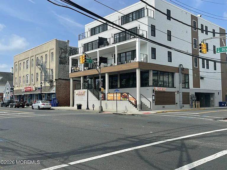1 Osborne Pl #44-SEA — Photo 21