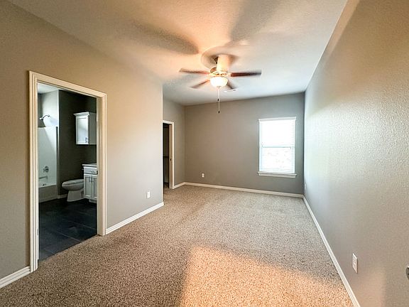 4th image of 871 N Gregg Ave #1