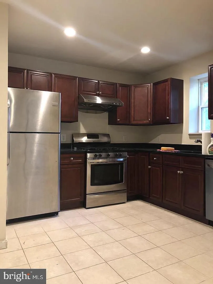 2 bed, $1,650 — Photo 2