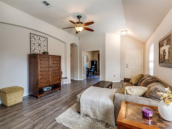 5th image of 3317 Versante Dr