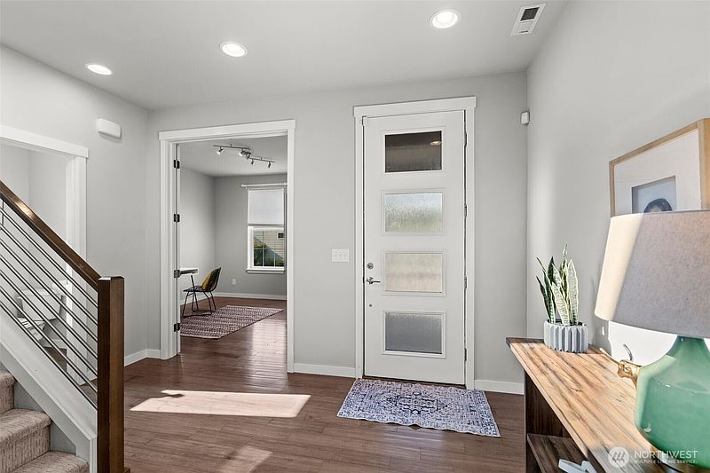 3rd image of 3914 Sentinel Drive