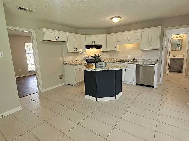 7111 Creekside Dr — Photo 8