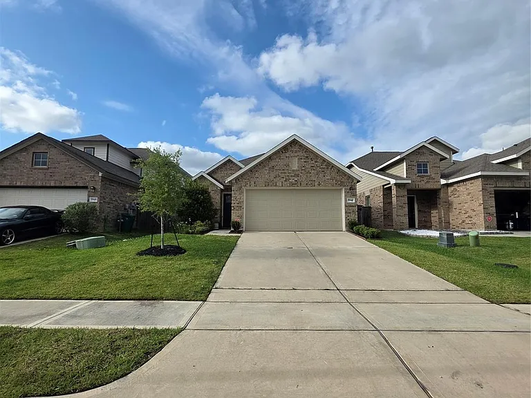 1942 Barrett Gables Dr — Photo 3