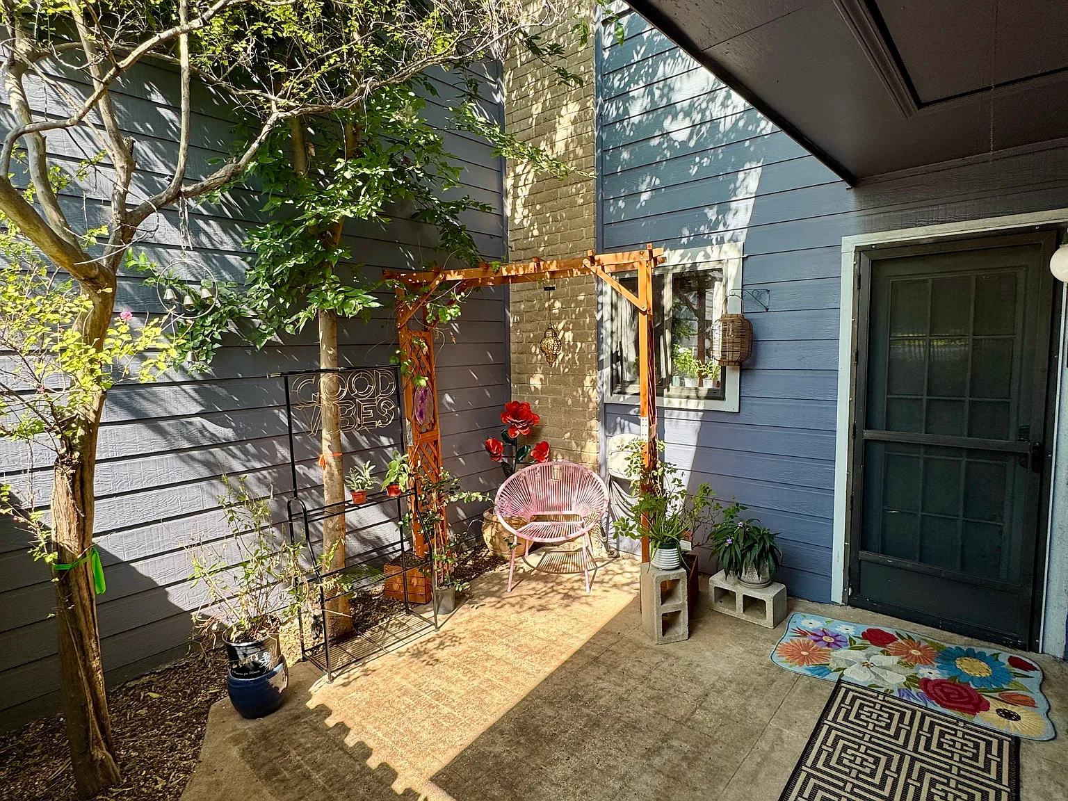 2 bed, 1.5 bath, 1000 sqft, $1,550 — Photo 3
