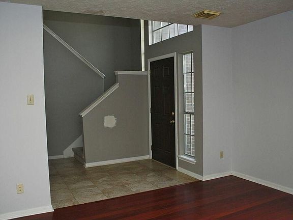 Front Entry Way Will Give You Plenty of Room To Greet Your Guests!