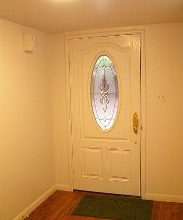 Front Hallway/Door
