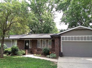 1013 E Chestnut Rd, Derby, KS 67037