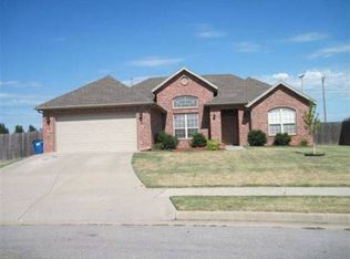 601 SW Wallstone Rd, Bentonville, AR 72712