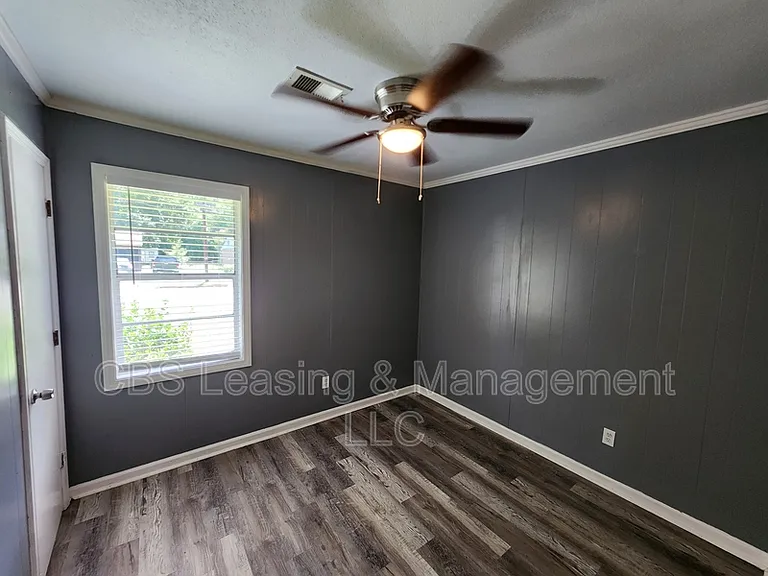 1406 Jackson Dr — Photo 9