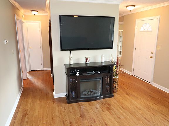 2nd image of 1397 Chinook Ct