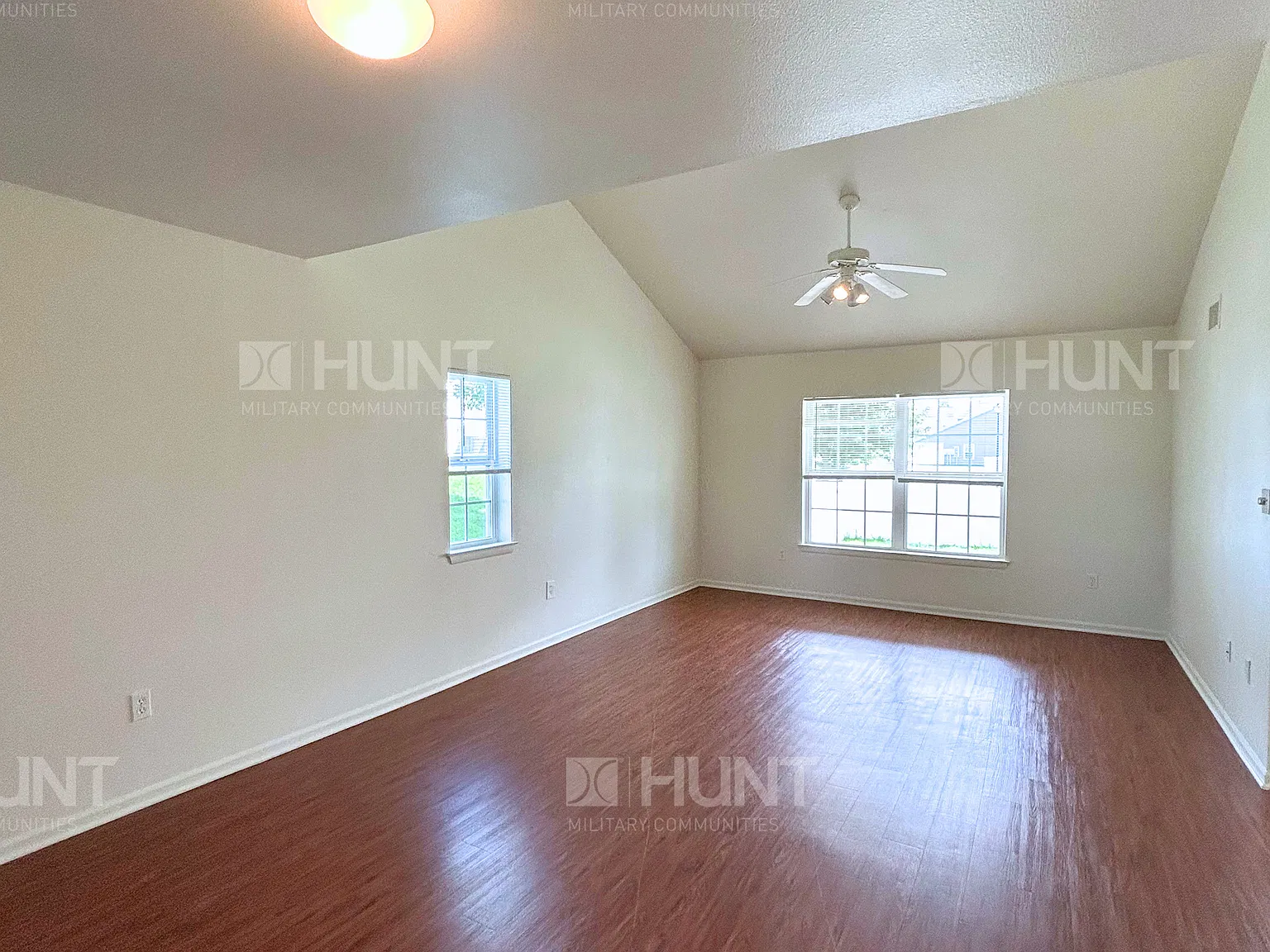 3 bed, 2.5 bath, 1861 sqft, $1,795 — Photo 3