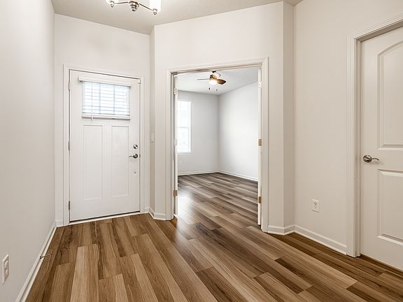 3rd image of 6672 Seabiscuit Rd