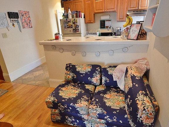 3rd image of 109 Peterborough Street # Fl 4th